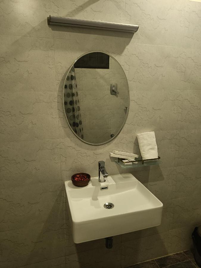 Hotel Brick Castle Chennai Zewnętrze zdjęcie
