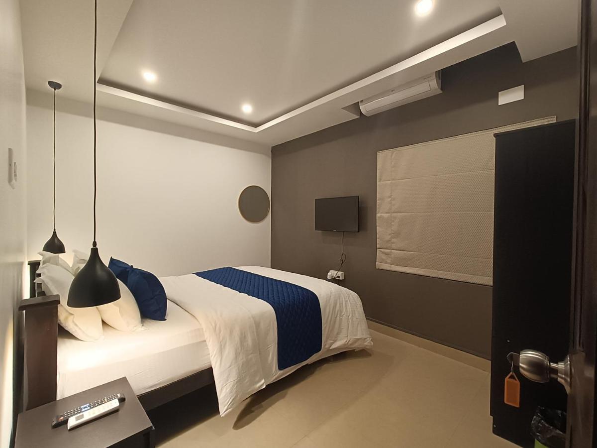 Hotel Brick Castle Chennai Zewnętrze zdjęcie