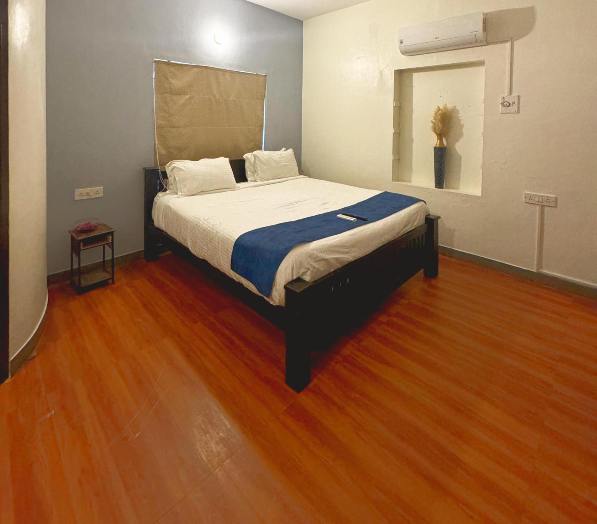 Hotel Brick Castle Chennai Zewnętrze zdjęcie