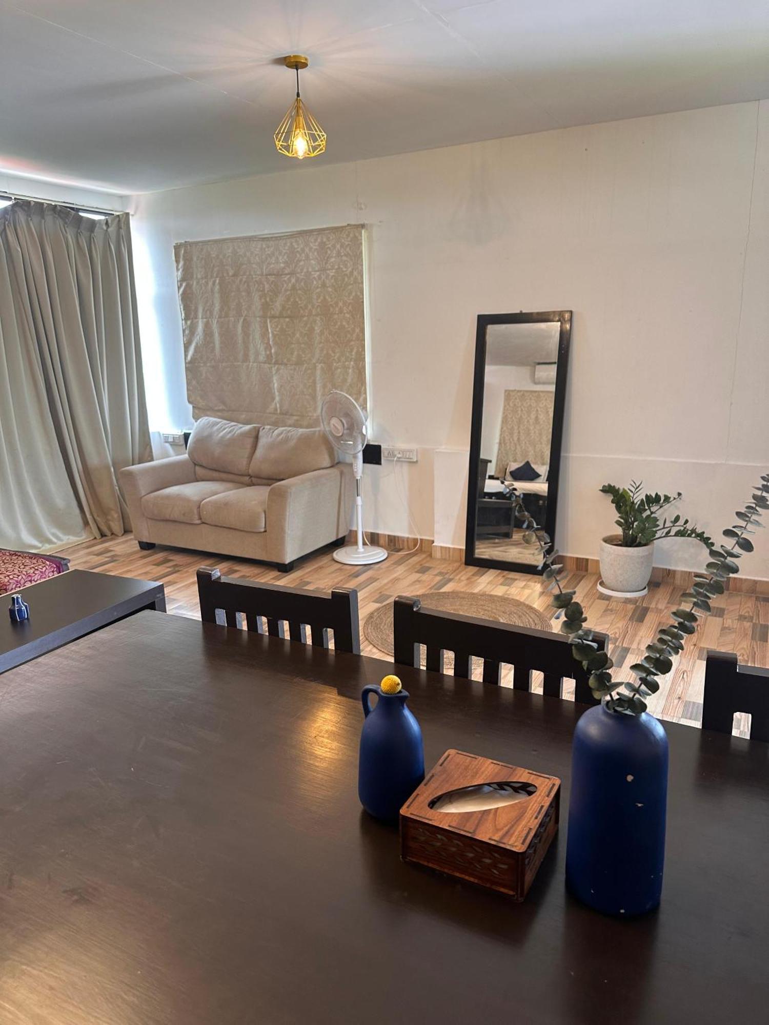 Hotel Brick Castle Chennai Zewnętrze zdjęcie